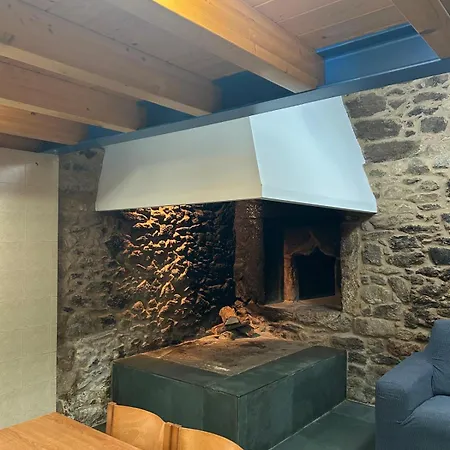 A Casa Da Lareira Holiday home A Estrada