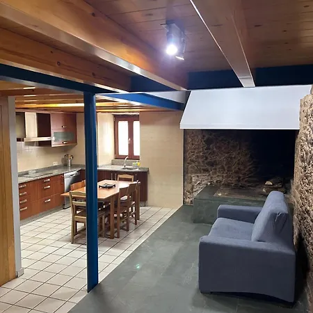 A Casa Da Lareira Holiday home A Estrada